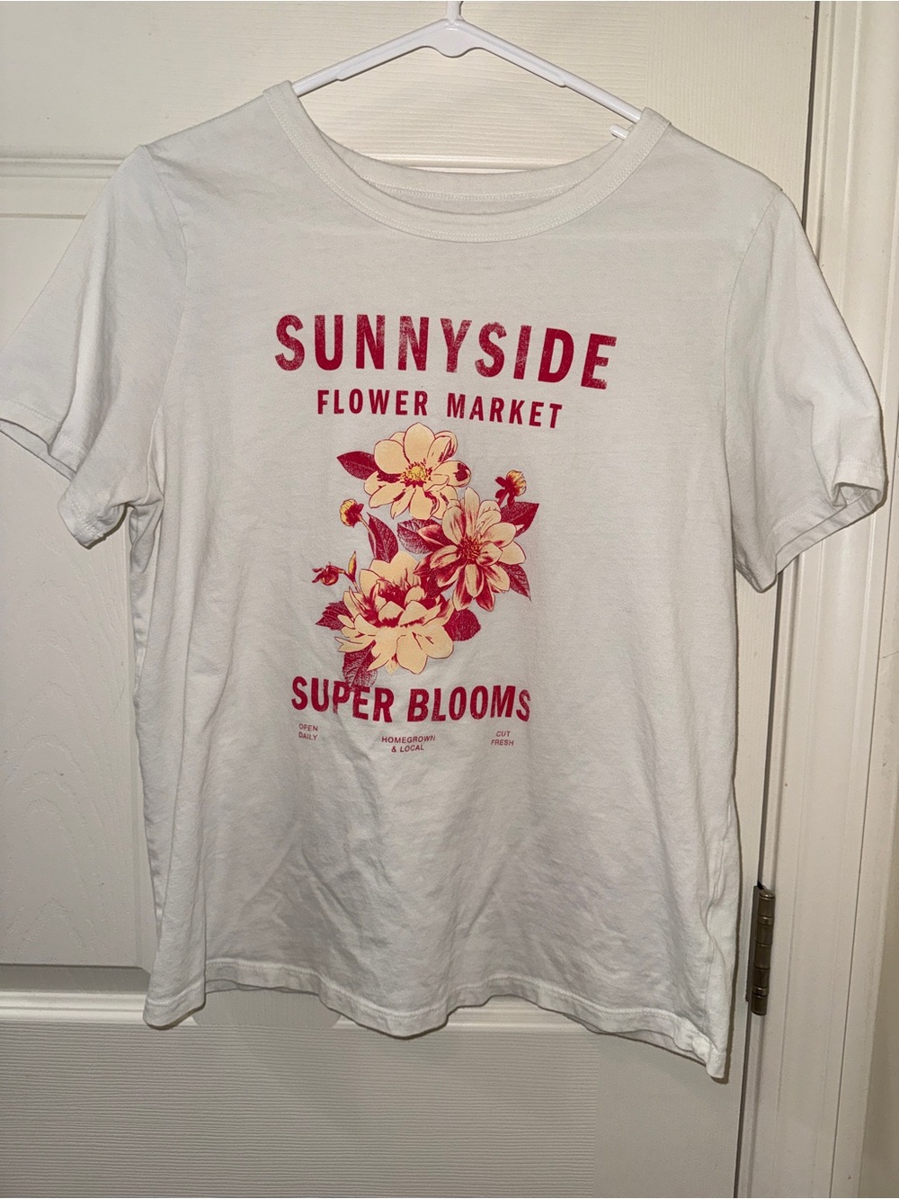Old Navy White Floral 'Sunnyside Flower Market' Graphic Tee